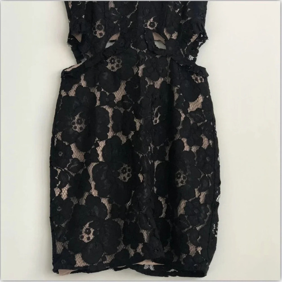 New Wayf Drake Black Cutout Lace cocktail Dress Sleeveless size small - Picture 4 of 12